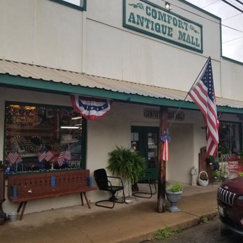 Comfort Antique Mall - Entrance to Comfort Antiques Mall - Antiques Near Me - Confort, Texas