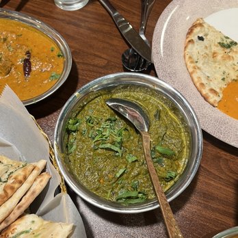 5 Star Indian Cuisine - Chicken Tikka Saag - Indian Near Me - Indianapolis, Indiana