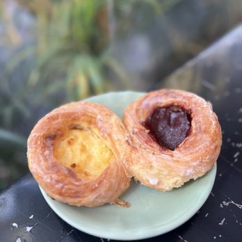 Panadería Rosetta - Pastry Cream & Berries Ocho (MX $60) - Bakeries Near Me - Ciudad de Mexico, DIF
