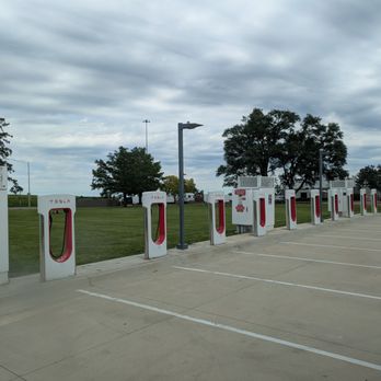 Tesla Supercharger - Tesla Supercharger, Lawrence Travel Plaza, Tonganoxie - EV Charging Stations Near Me - Tonganoxie, Kansas Tesla Supercharger - Tesla Supercharger, Lawrence Travel Plaza, Tonganoxie - EV Charging Stations Near Me - Tonganoxie, Kansas