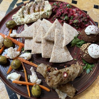 RESTAURANTE UMAUEYON - Appetizer mezze plate - Food Court Near Me - Córdoba, Colorado RESTAURANTE UMAUEYON - Appetizer mezze plate - Food Court Near Me - Córdoba, Colorado