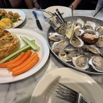 Mama's on the Half Shell - Fried Calamari, Crab Dip, Oysters - Bars Near Me - Baltimore, Maryland