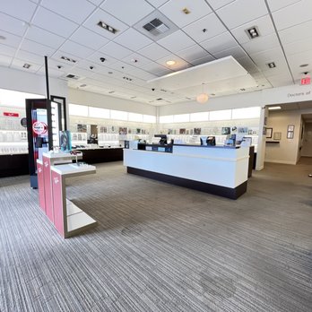 LensCrafters - Optometrists Near Me - Huntington Beach, California LensCrafters - Optometrists Near Me - Huntington Beach, California