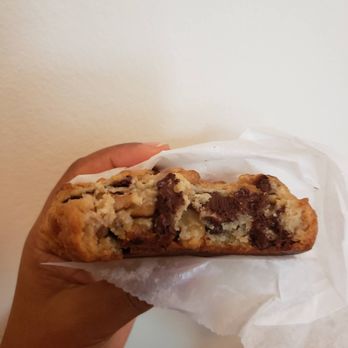 Levain Bakery - Georgetown, D.C - Chocolate chip walnut 5/5 - the best one! - Bakeries Near Me - Washington, DC, District of Columbia Levain Bakery - Georgetown, D.C - Chocolate chip walnut 5/5 - the best one! - Bakeries Near Me - Washington, DC, District of Columbia