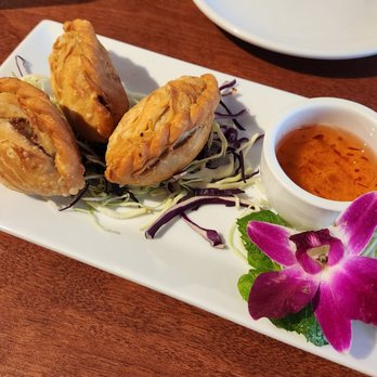 Sri Thai Restaurant - Chicken curry puffs - Thai Near Me - West Haven, Connecticut Sri Thai Restaurant - Chicken curry puffs - Thai Near Me - West Haven, Connecticut