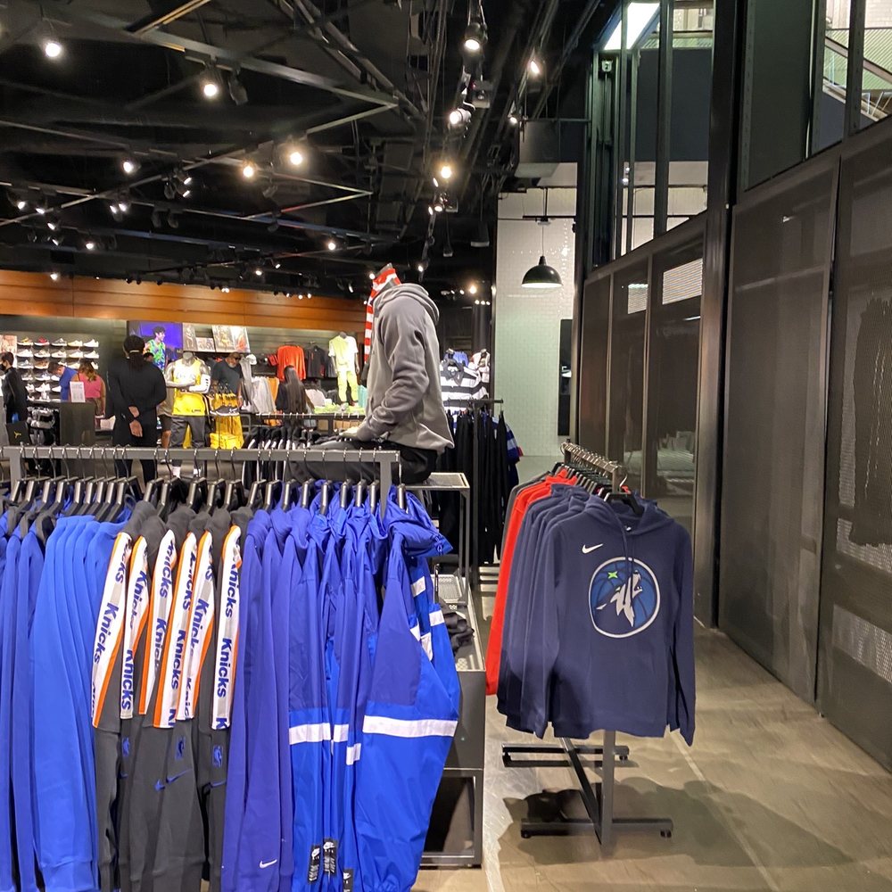 Nike Las Vegas - Shoe Stores Near Me - Las Vegas, Nevada