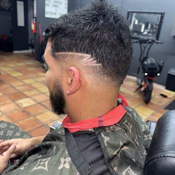 JD Cross Fade - Barbers Near Me - Tampa, Florida JD Cross Fade - Barbers Near Me - Tampa, Florida