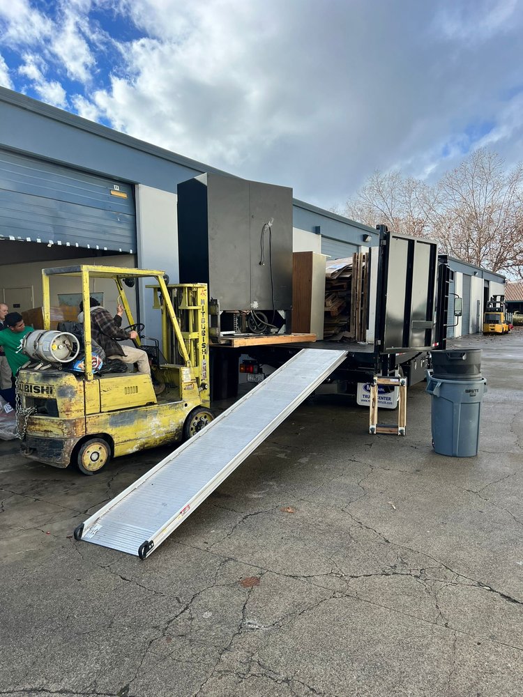 Rainbow Junk Removal & Hauling - veterans service organization in Walnut Creek, CA