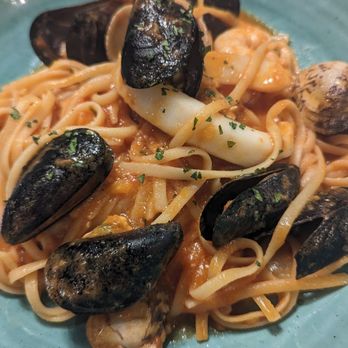Rialto Novo - Seafood linguine - Trattorie Near Me - Venezia, VE Rialto Novo - Seafood linguine - Trattorie Near Me - Venezia, VE