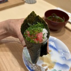 Komatsubaki - O-toro hand roll
