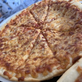 Singas Famous Pizza - 3 cheese - Pizza Near Me - East Windsor, New Jersey Singas Famous Pizza - 3 cheese - Pizza Near Me - East Windsor, New Jersey