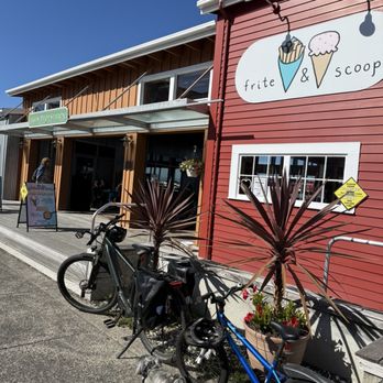 Frite & Scoop - Exterior - Ice Cream & Frozen Yogurt Near Me - Astoria, Oregon