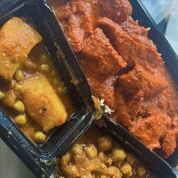 Butter chicken with rice and chick peas