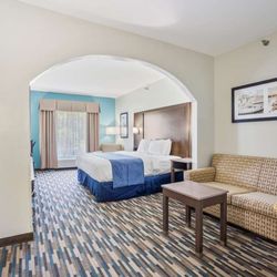 Blue Water Inn And Suites - SHNK