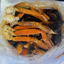 The Crab Bucket - Snow Crab, mussels, craw fish, head on shrimp