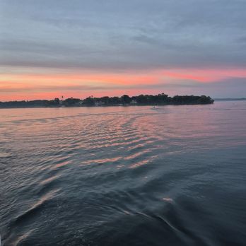 Wayzata Bay Charter Cruises - Tours Near Me - Excelsior, Minnesota