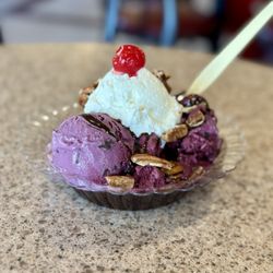 Graeter's Ice Cream - 1870 Tower Sundae