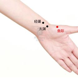 Healthy Foot Massage - 女人用砭石刮痧神器揉腹的七个好处：  第一：疏通带脉，紧致肌肤，收紧线条，瘦腹瘦腰， 第二：保养卵巢， 第三：妊娠纹淡化， 第四：排除没有完全排干净的月经， 第五：可以调理便秘， 第六：还可以调理痛经， 第七：去除宫寒， 做一样可以调理这么多地方，一举多得[耶]