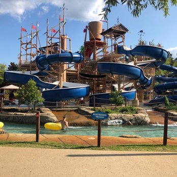 Geyser Falls Water Theme Park - Bigger kids fun zone + lazy river - Water Parks Near Me - Choctaw, Mississippi