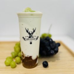 The Alley - Yogurt Grape Smoothie (22 oz)