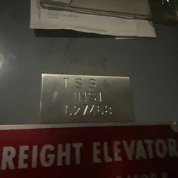 Hudson's Bay - 1997 Schindler dry-powered hydraulic freight elevator