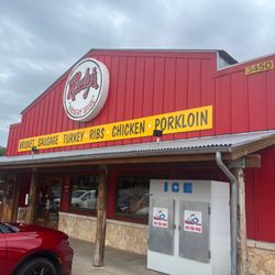 Rudy's "Country Store" and Bar-B-Q