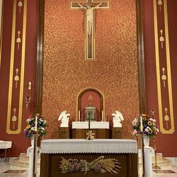 St Leo the Great Church - Altar closer up