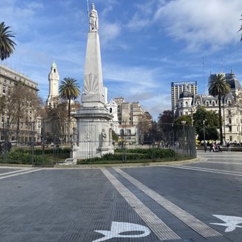 Plaza de Mayo - Landmarks & Historical Buildings Near Me - Buenos Aires, C