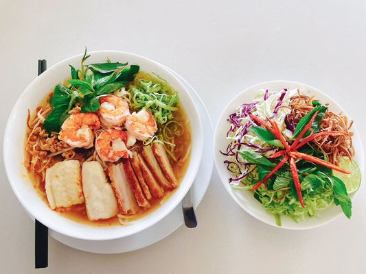Pho Gia Lynh by null