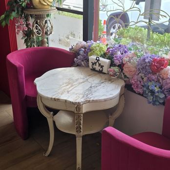 The Modern Rose - Just part of the ambiance - Breakfast & Brunch Near Me - Delray Beach, Florida The Modern Rose - Just part of the ambiance - Breakfast & Brunch Near Me - Delray Beach, Florida