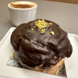 231 West Patisserie - Pistachio cream puff and cortado