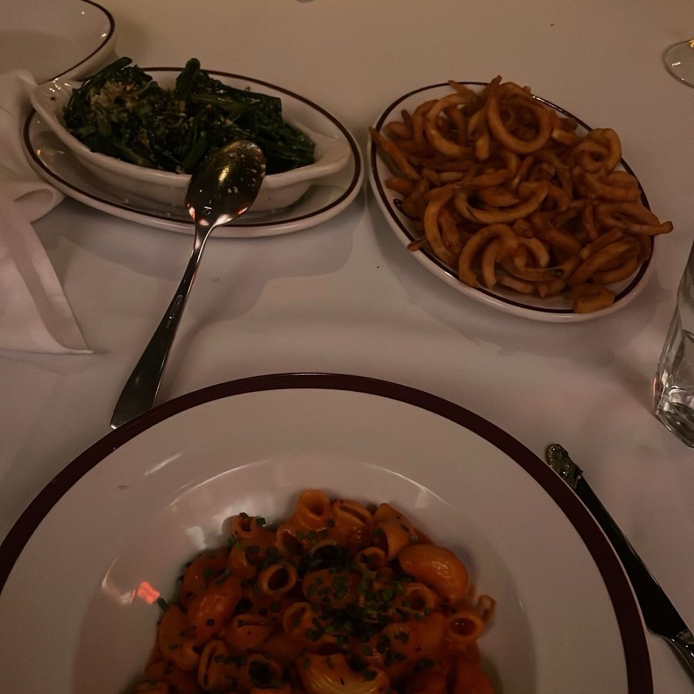 Drake's Hollywood - Za za pasta, broccolini, curly fries - Steakhouses Near Me - Houston, Texas Drake's Hollywood - Za za pasta, broccolini, curly fries - Steakhouses Near Me - Houston, Texas