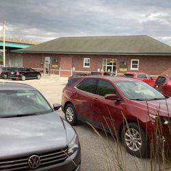 Amtrak Station Effingham - A Barber Shop and School of Cosmetology