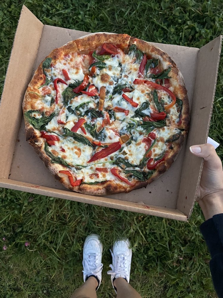 Cargo Pizza Company - Food Truck Logo