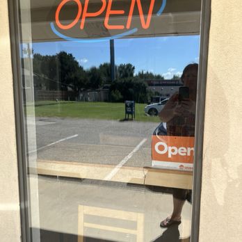 Italy Express - Signs say open, but no one there! - Italian Near Me - Flower Mound, Texas