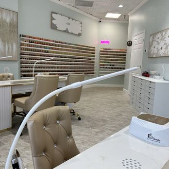 Amber Nail Lounge - Nail Salons Near Me - Altamonte Springs, Florida