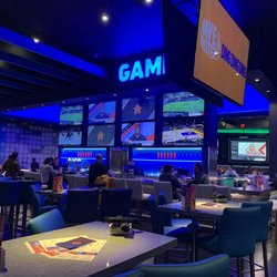 Dave & Buster's Pittsburgh - North Hills - Bar area.