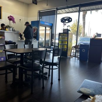 North Bay Sourdough Deli - Well maintained interior - Sandwiches Near Me - Cotati, California
