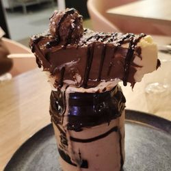 Holy Shakes - Ferrero Rocher Milkshake