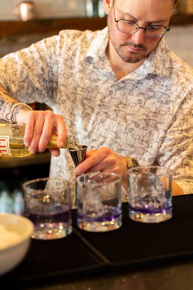 Holystone Distilling Logo