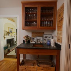 Wood Decor - Bar sink with wired upper doors