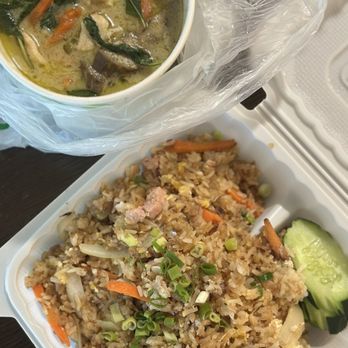 Thai Pho Ewa - Green Curry and Thai Fried Rice w/Sour Pork - Asian Fusion Near Me - Ewa Beach, Hawaii