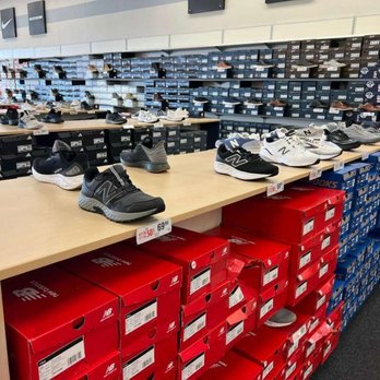 Rack Room Shoes - Shoe Stores Near Me - Rosenberg, Texas Rack Room Shoes - Shoe Stores Near Me - Rosenberg, Texas
