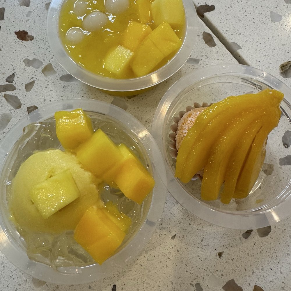 Hui Lau Shan - Mango Romance - Desserts Near Me - Houston, Texas Hui Lau Shan - Mango Romance - Desserts Near Me - Houston, Texas