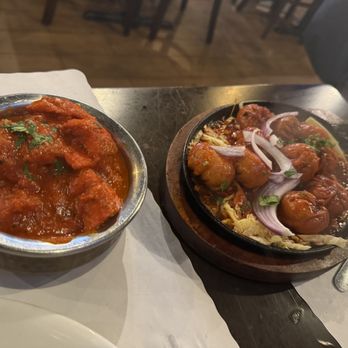 Himalayan Kitchen - Chicken Tikka Masala, SIZZLER MOMO both perfectly spiced for the person eating - Indian Near Me - San Antonio, Texas