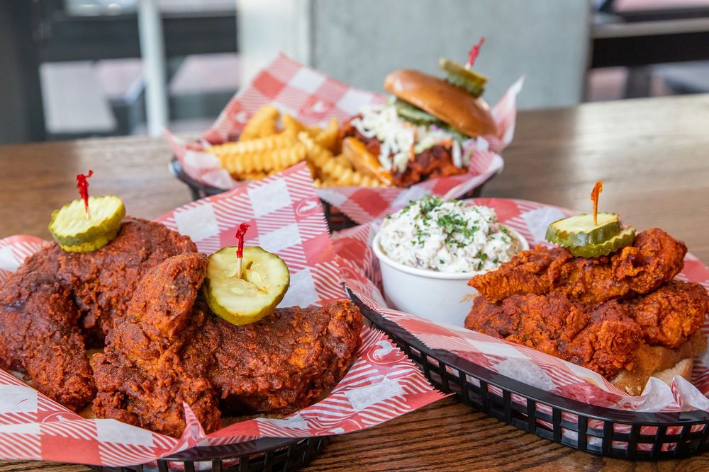 Hattie B's Hot Chicken - Franklin - Factory Hattie B's Hot Chicken - Franklin - Factory