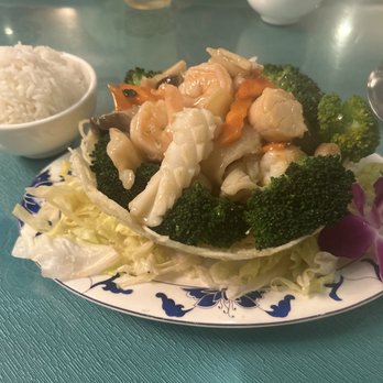 Kirin Restaurant - Wok fried ocean harvest basket - Seafood Near Me - Honolulu, Hawaii Kirin Restaurant - Wok fried ocean harvest basket - Seafood Near Me - Honolulu, Hawaii