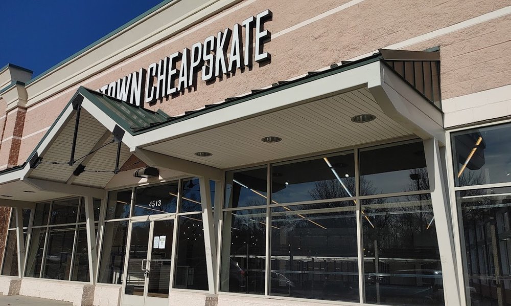 UPTOWN CHEAPSKATE COMMONWEALTH Updated August 2024 14 Photos