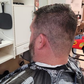 Split Ends - Another happy client. I'm loving those fades - Hair Salons Near Me - Signal Mountain, Tennessee Split Ends - Another happy client. I'm loving those fades - Hair Salons Near Me - Signal Mountain, Tennessee