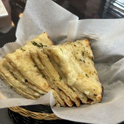 Spice Rack - Cheesy garlic naan was good